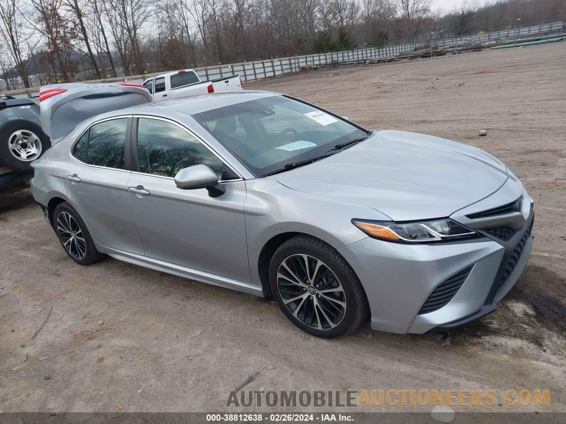 4T1B11HKXJU115048 TOYOTA CAMRY 2018