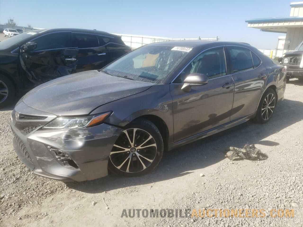 4T1B11HKXJU117530 TOYOTA CAMRY 2018