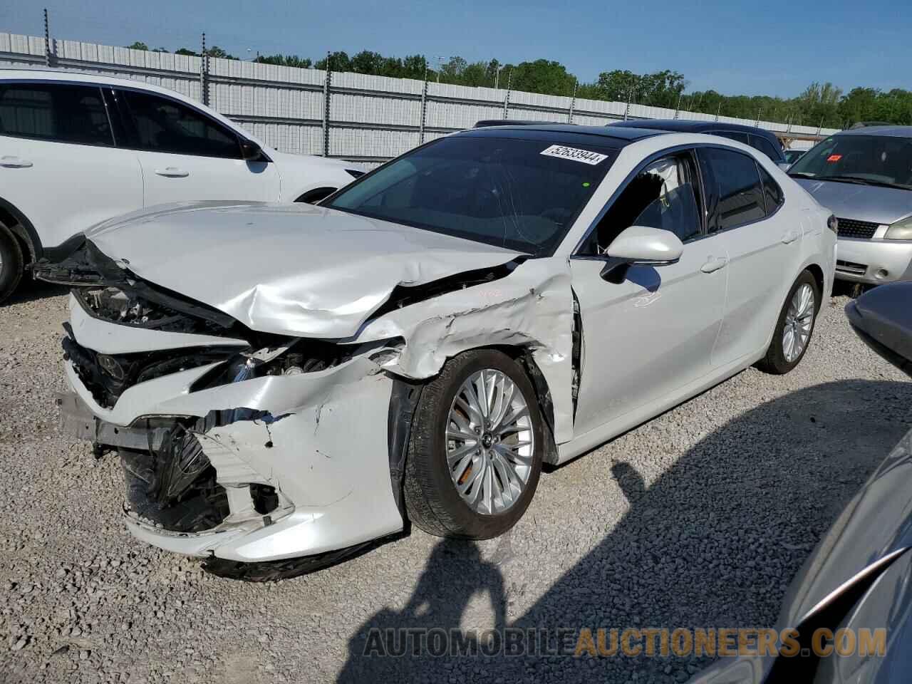 4T1B11HKXJU124204 TOYOTA CAMRY 2018