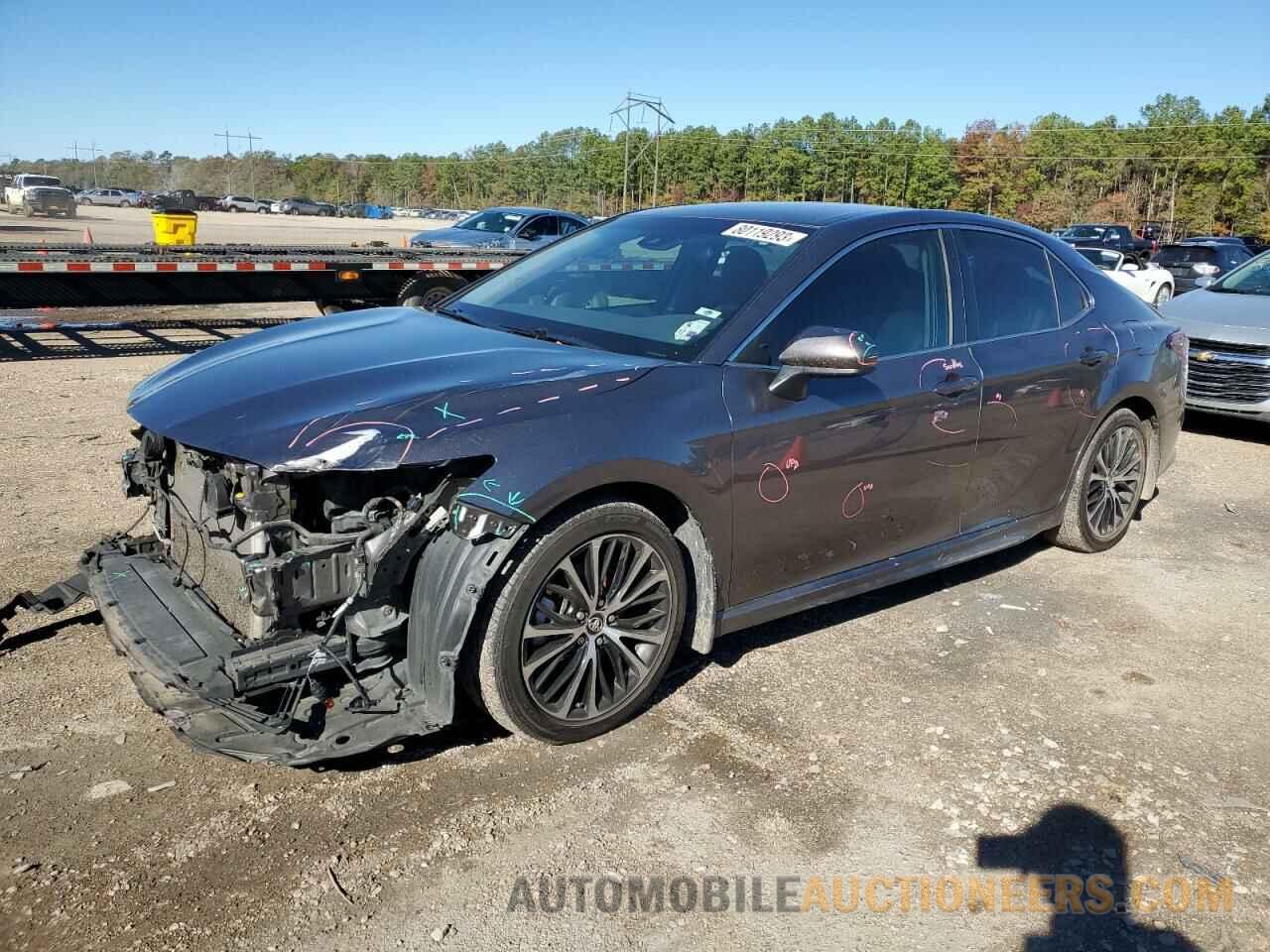 4T1B11HKXJU125675 TOYOTA CAMRY 2018