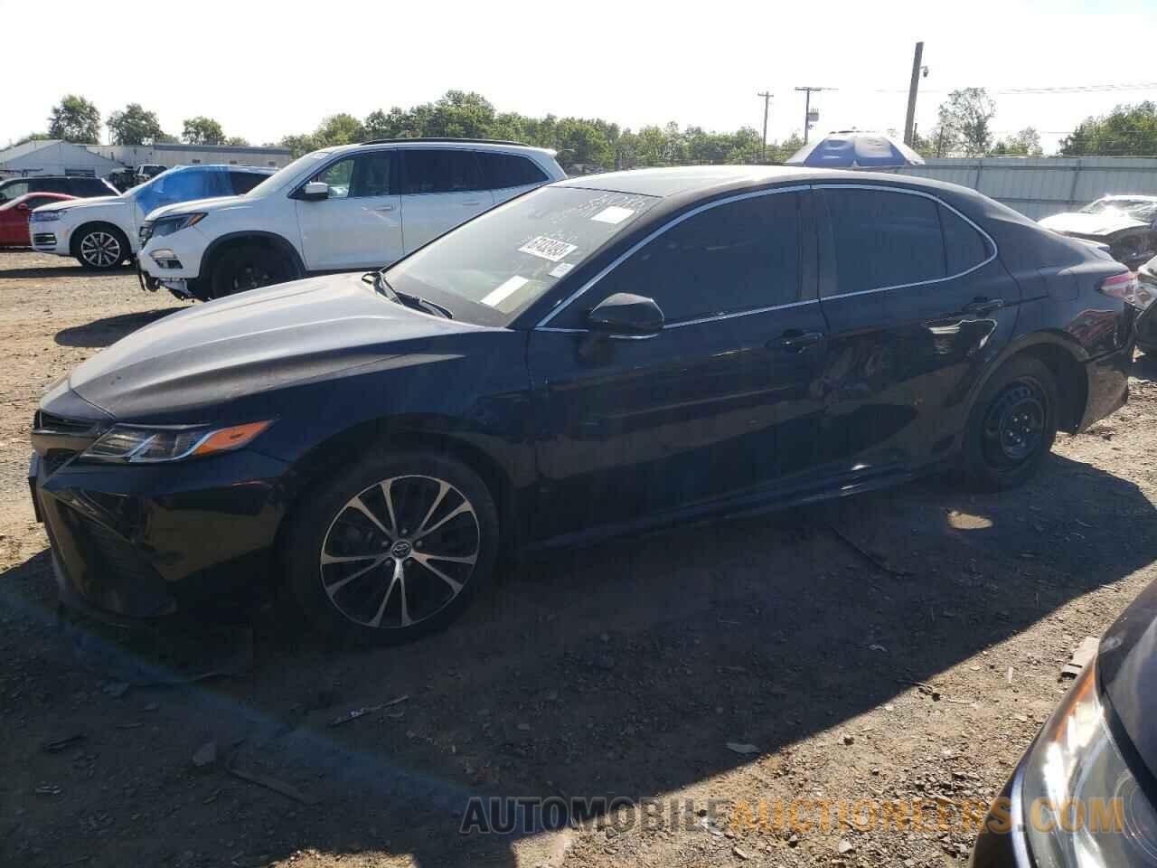 4T1B11HKXJU131086 TOYOTA CAMRY 2018