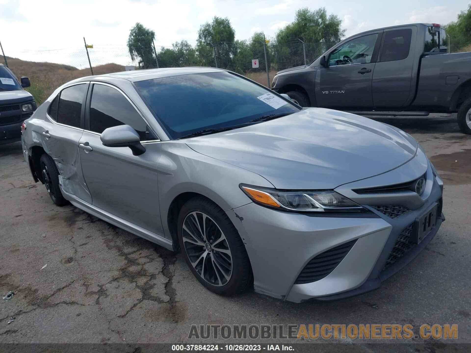 4T1B11HKXJU131699 TOYOTA CAMRY 2018