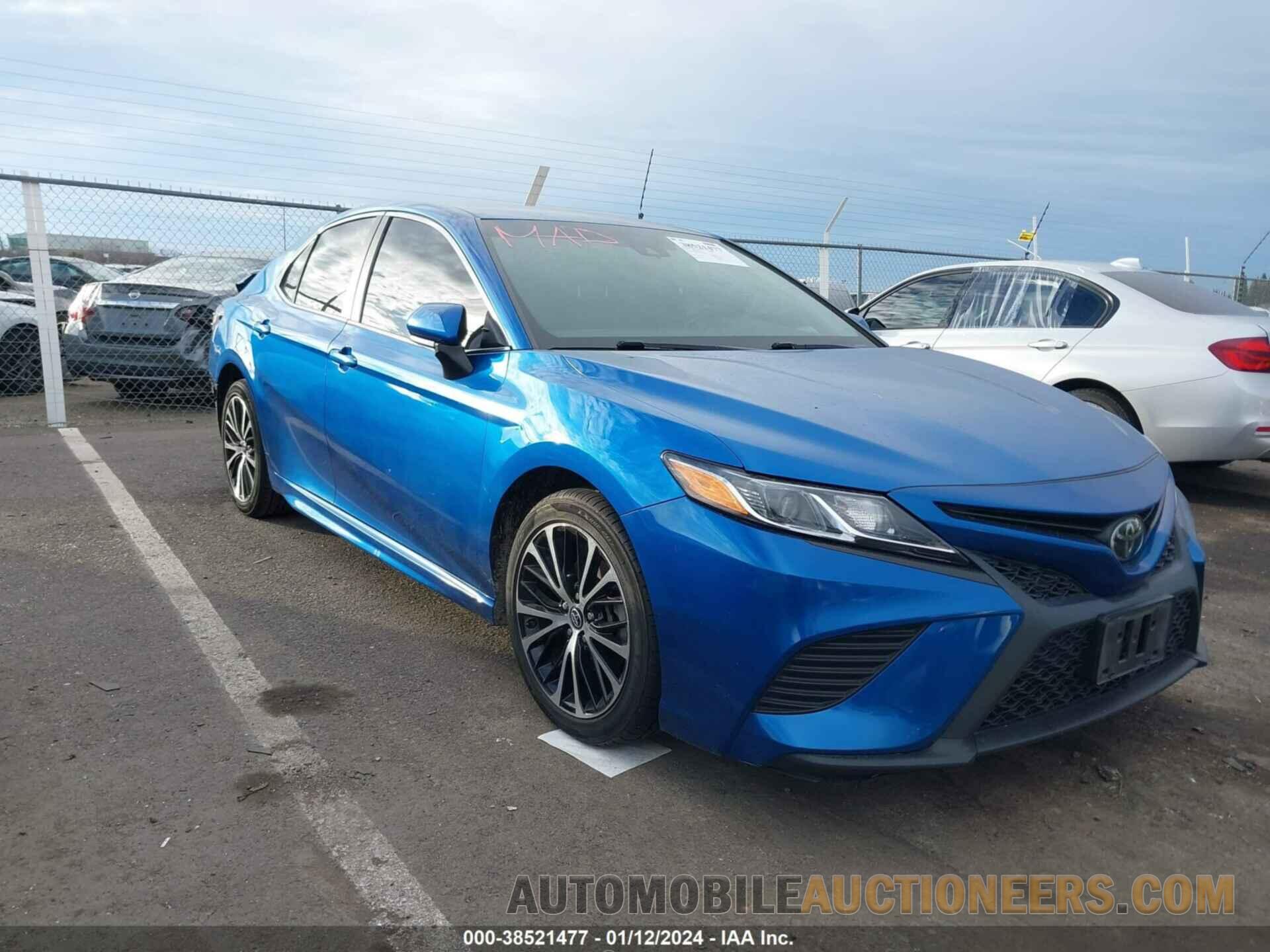 4T1B11HKXJU134599 TOYOTA CAMRY 2018