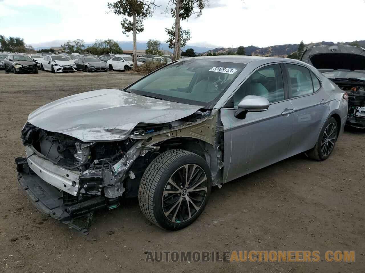 4T1B11HKXJU135641 TOYOTA CAMRY 2018