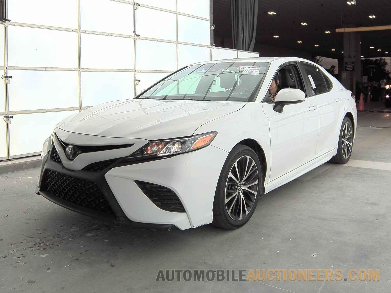 4T1B11HKXJU135896 Toyota Camry 2018