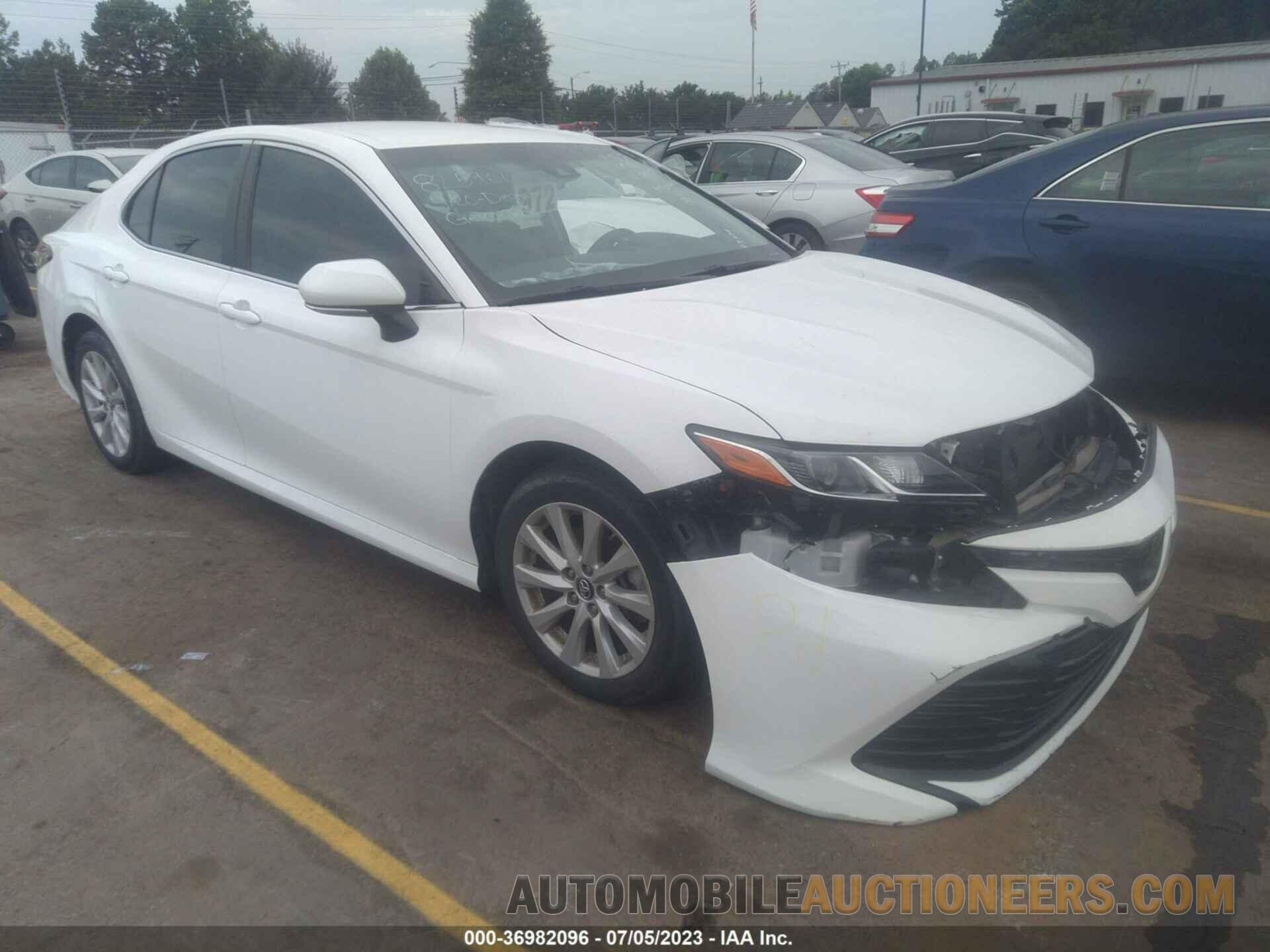 4T1B11HKXJU139477 TOYOTA CAMRY 2018