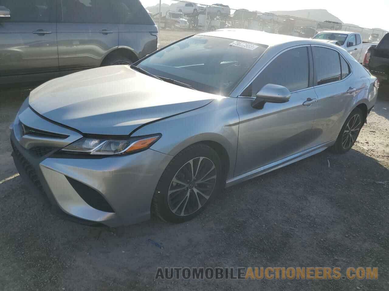 4T1B11HKXJU139964 TOYOTA CAMRY 2018