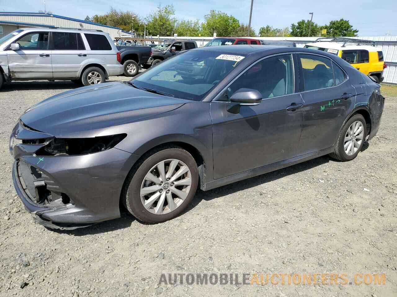 4T1B11HKXJU141844 TOYOTA CAMRY 2018