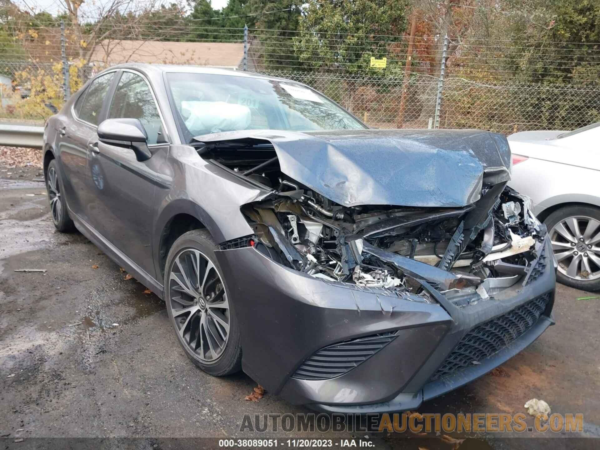 4T1B11HKXJU144615 TOYOTA CAMRY 2018