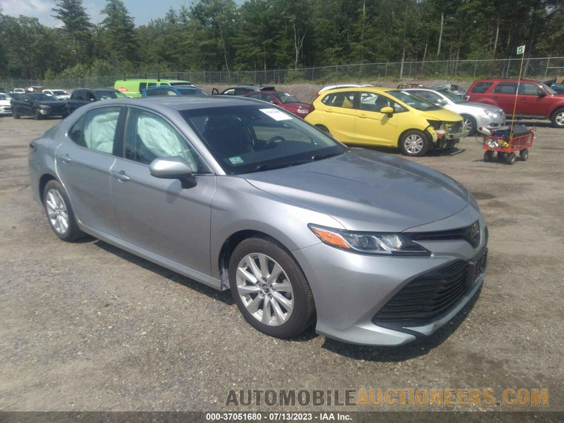 4T1B11HKXJU146977 TOYOTA CAMRY 2018