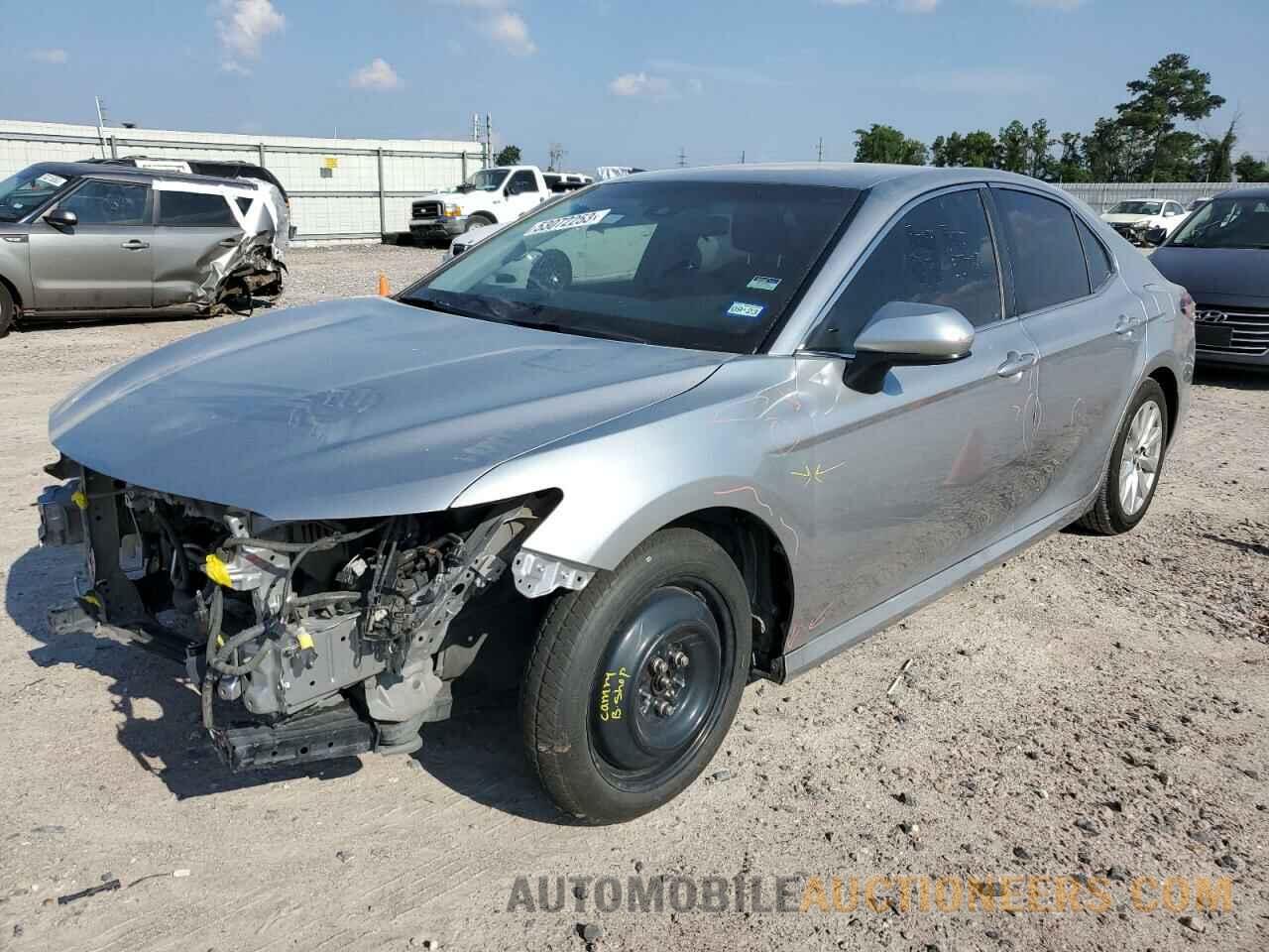 4T1B11HKXJU147238 TOYOTA CAMRY 2018