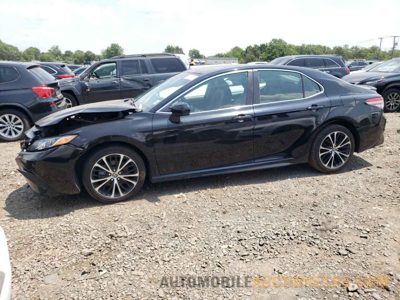 4T1B11HKXJU150835 TOYOTA CAMRY 2018