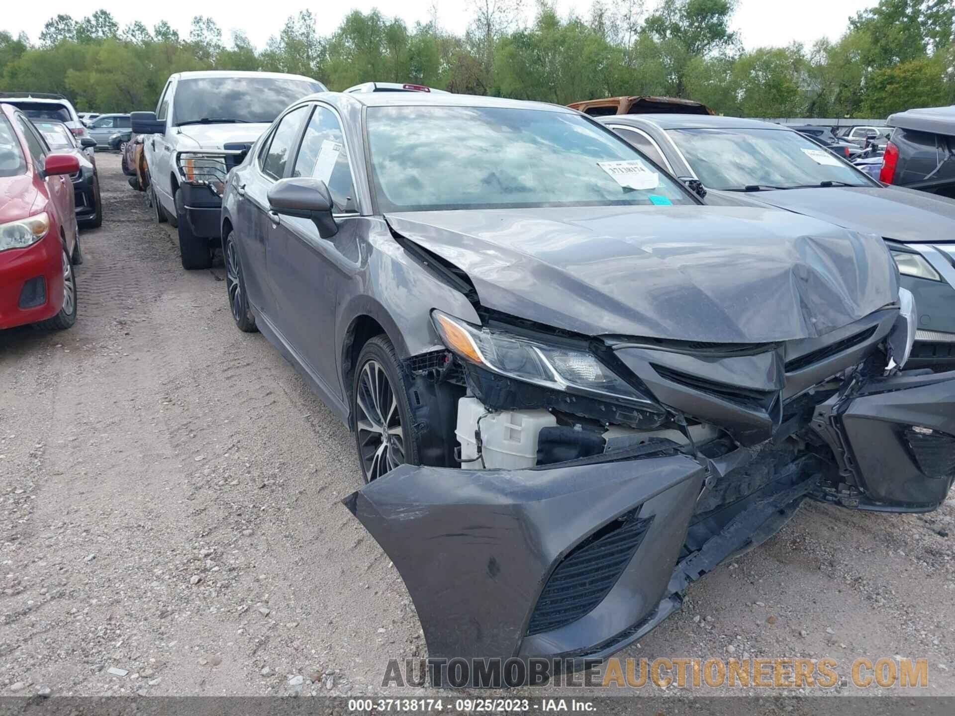 4T1B11HKXJU151225 TOYOTA CAMRY 2018