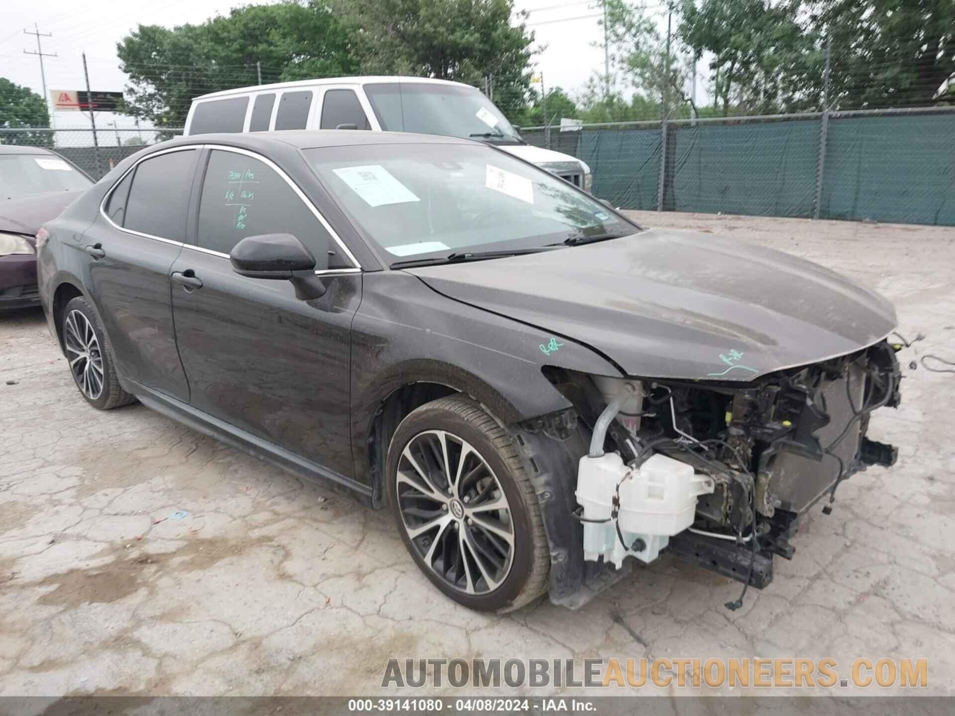 4T1B11HKXJU158840 TOYOTA CAMRY 2018