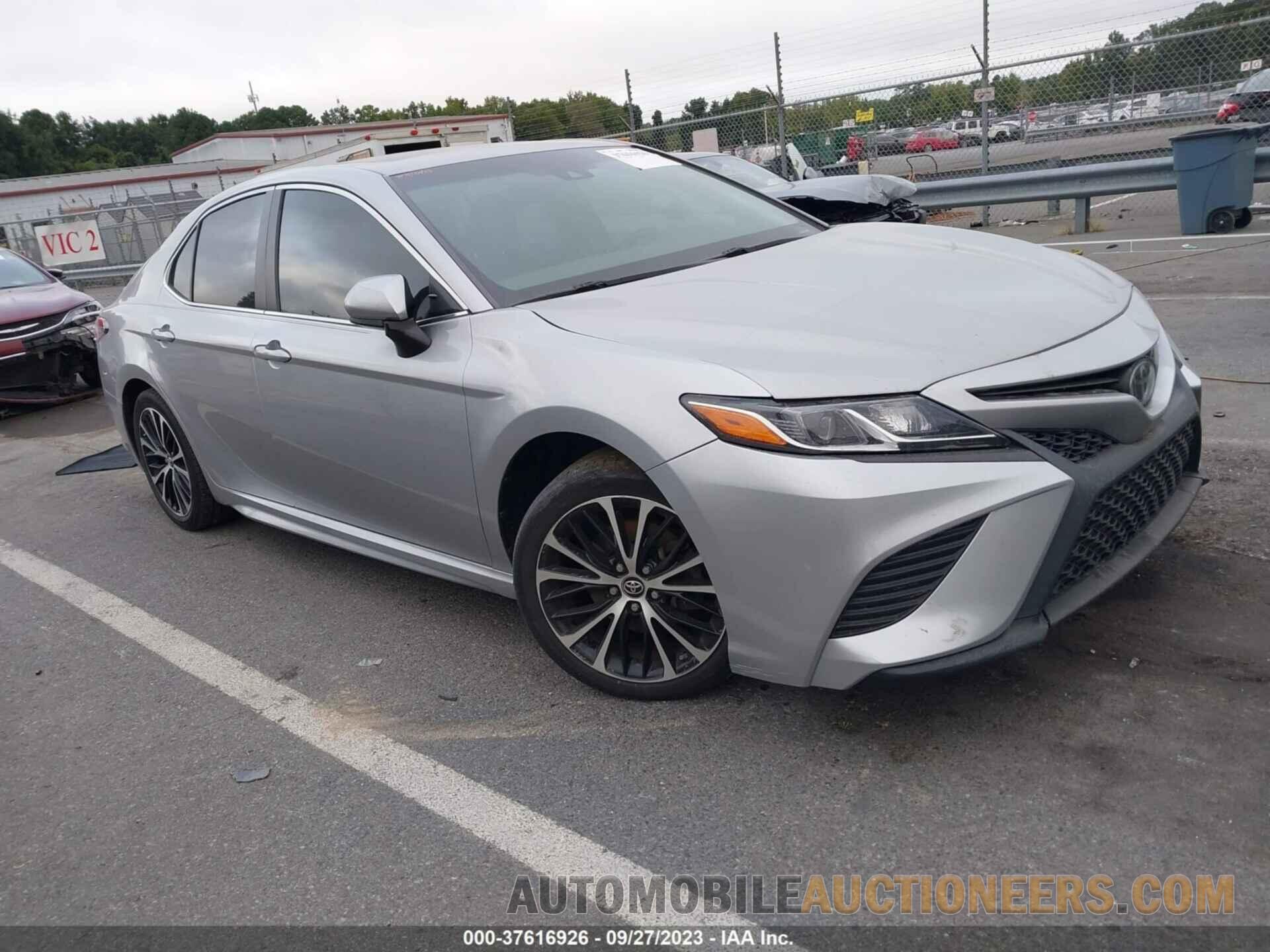 4T1B11HKXJU158899 TOYOTA CAMRY 2018