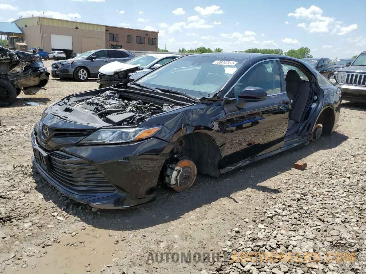 4T1B11HKXJU159194 TOYOTA CAMRY 2018