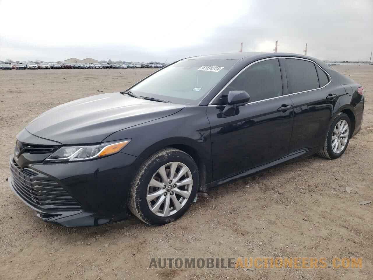 4T1B11HKXJU500982 TOYOTA CAMRY 2018