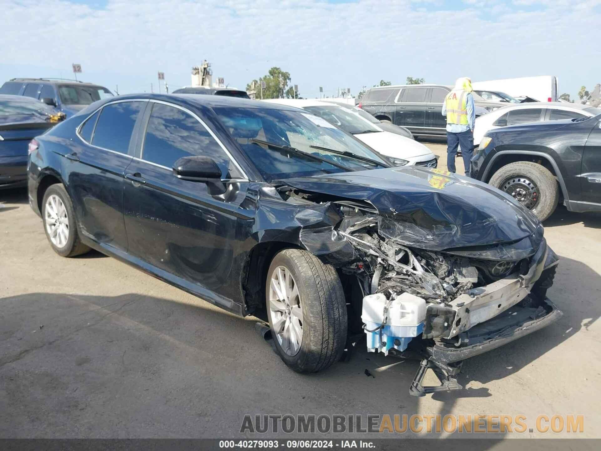 4T1B11HKXJU501632 TOYOTA CAMRY 2018