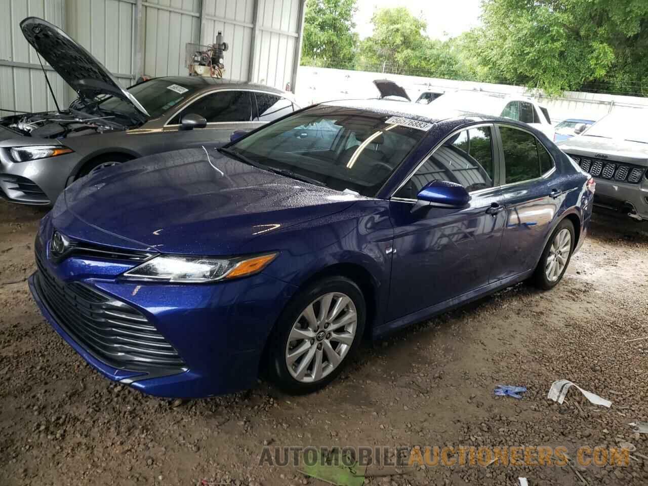 4T1B11HKXJU503011 TOYOTA CAMRY 2018