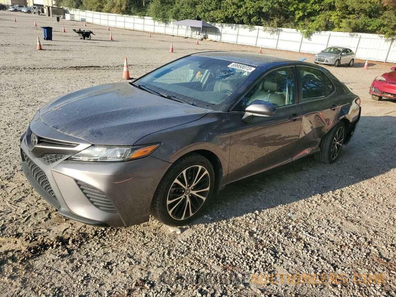 4T1B11HKXJU503512 TOYOTA CAMRY 2018