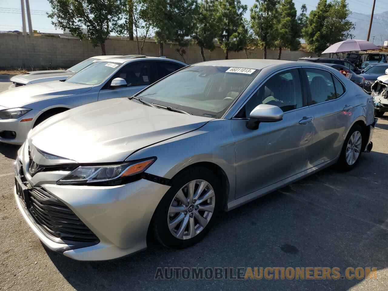 4T1B11HKXJU505048 TOYOTA CAMRY 2018