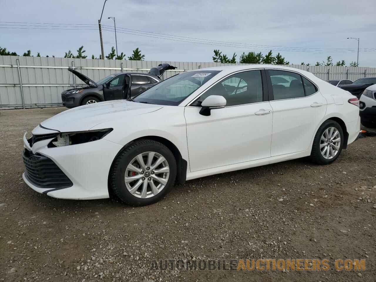 4T1B11HKXJU507379 TOYOTA CAMRY 2018