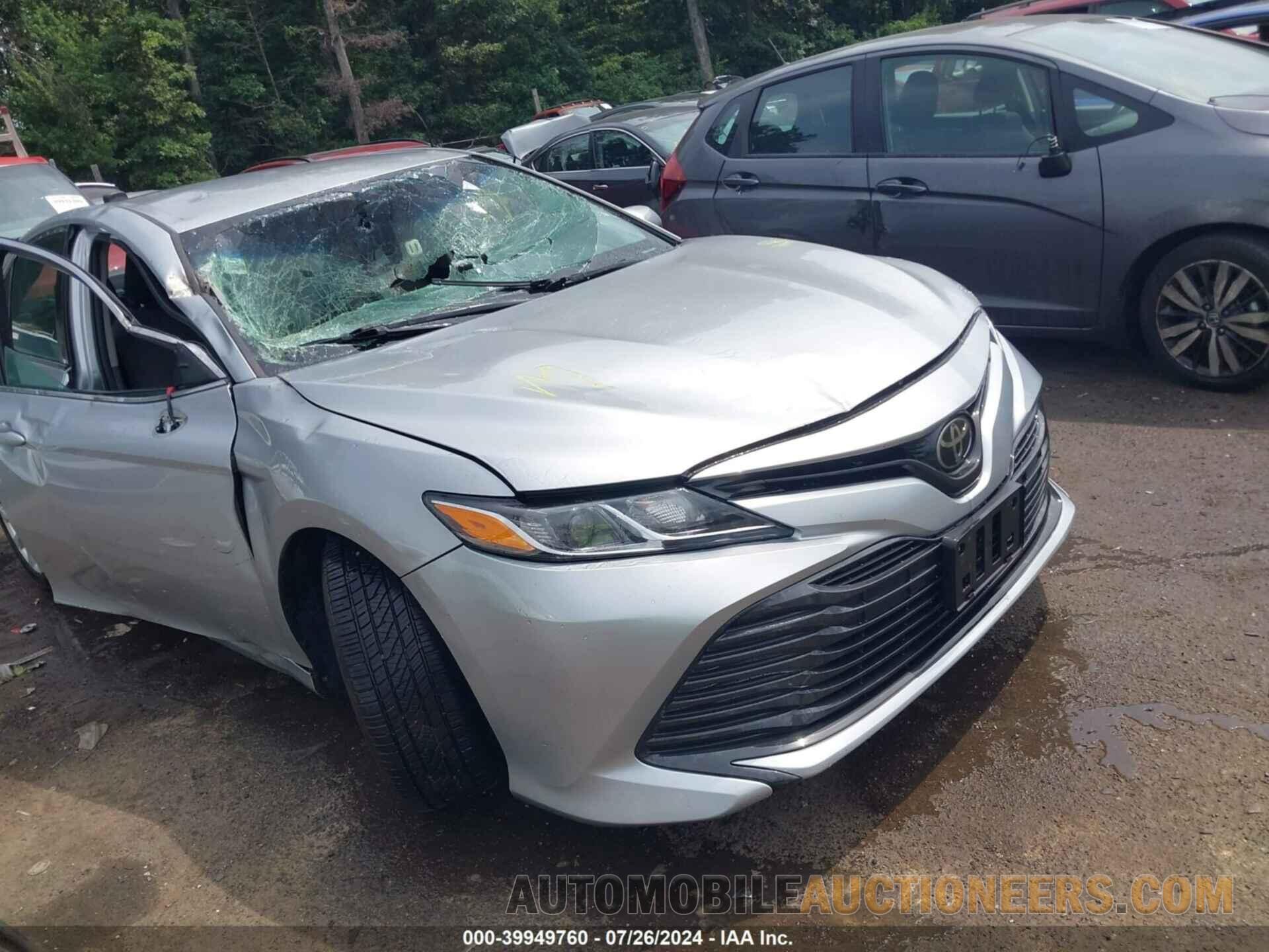 4T1B11HKXJU508516 TOYOTA CAMRY 2018