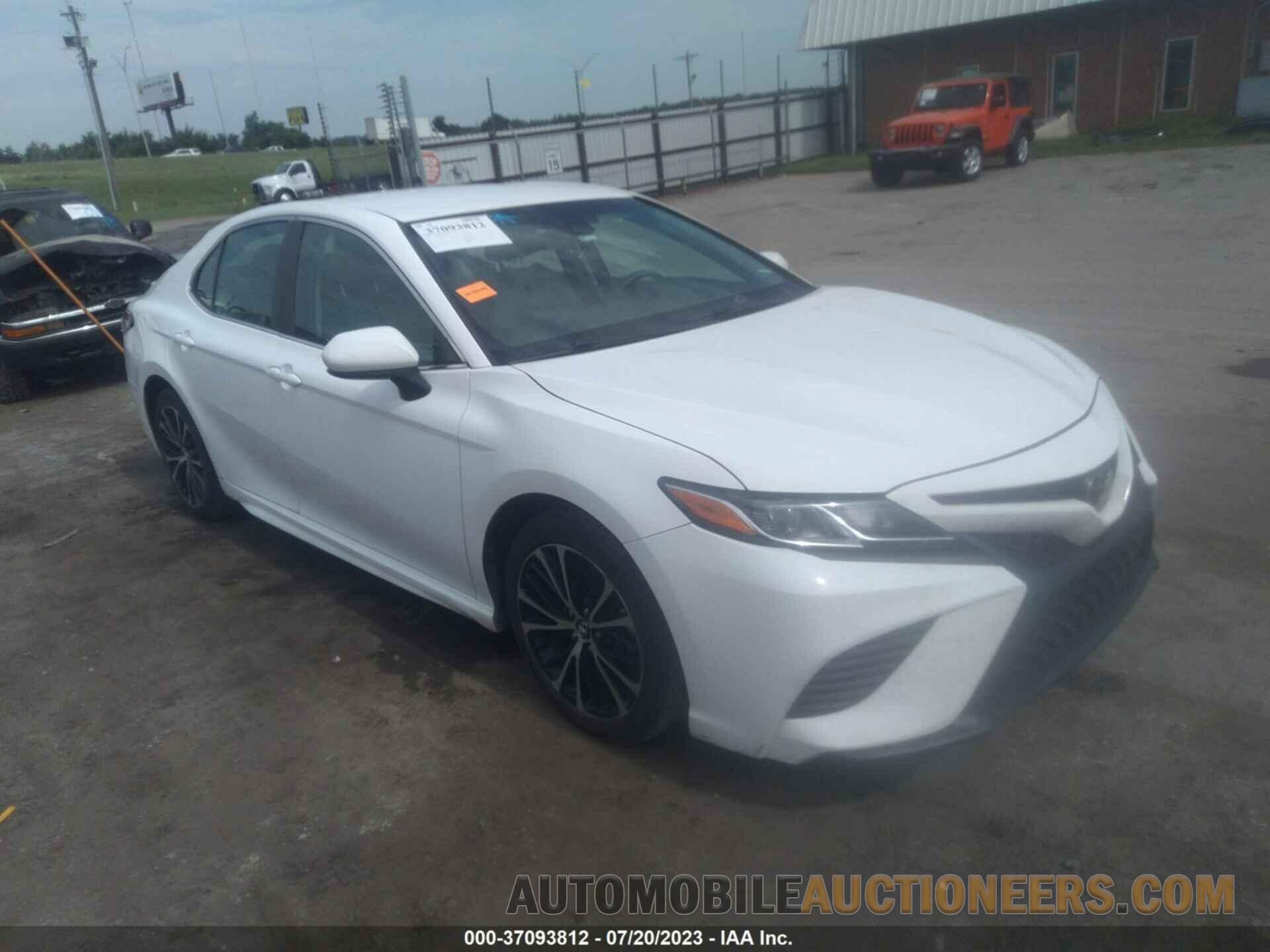 4T1B11HKXJU509150 TOYOTA CAMRY 2018