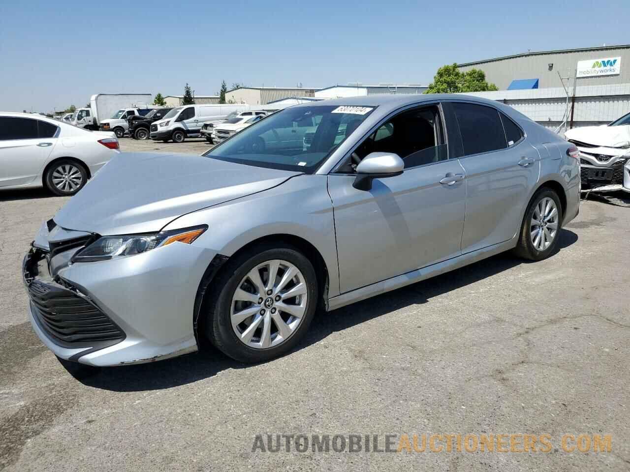 4T1B11HKXJU510637 TOYOTA CAMRY 2018