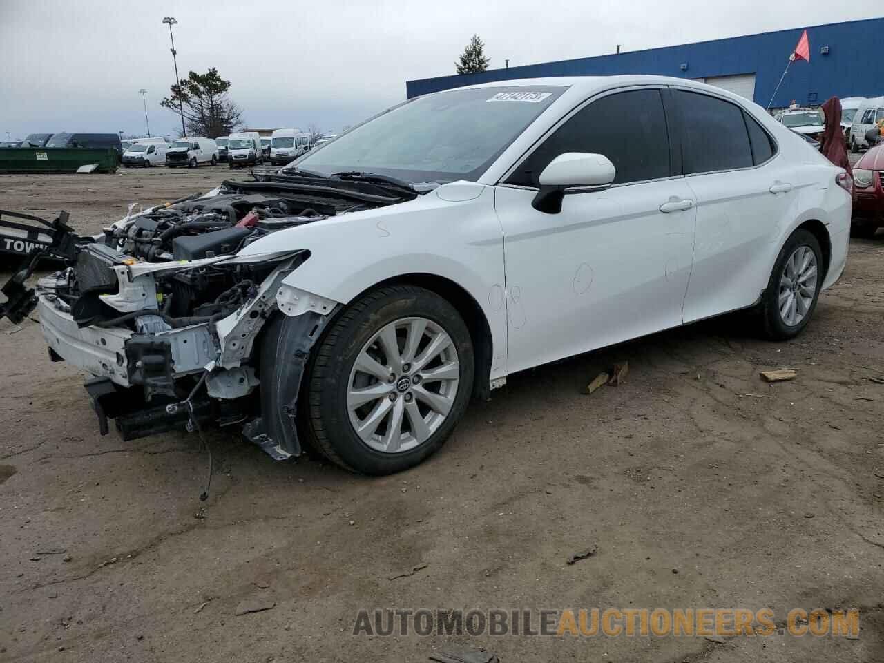 4T1B11HKXJU515398 TOYOTA CAMRY 2018