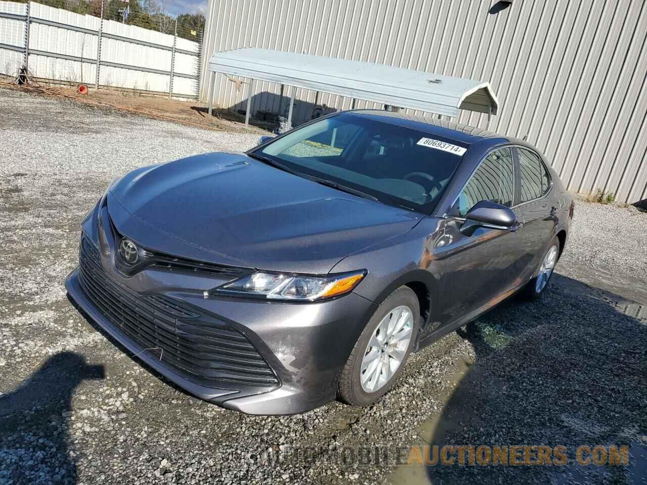 4T1B11HKXJU516888 TOYOTA CAMRY 2018