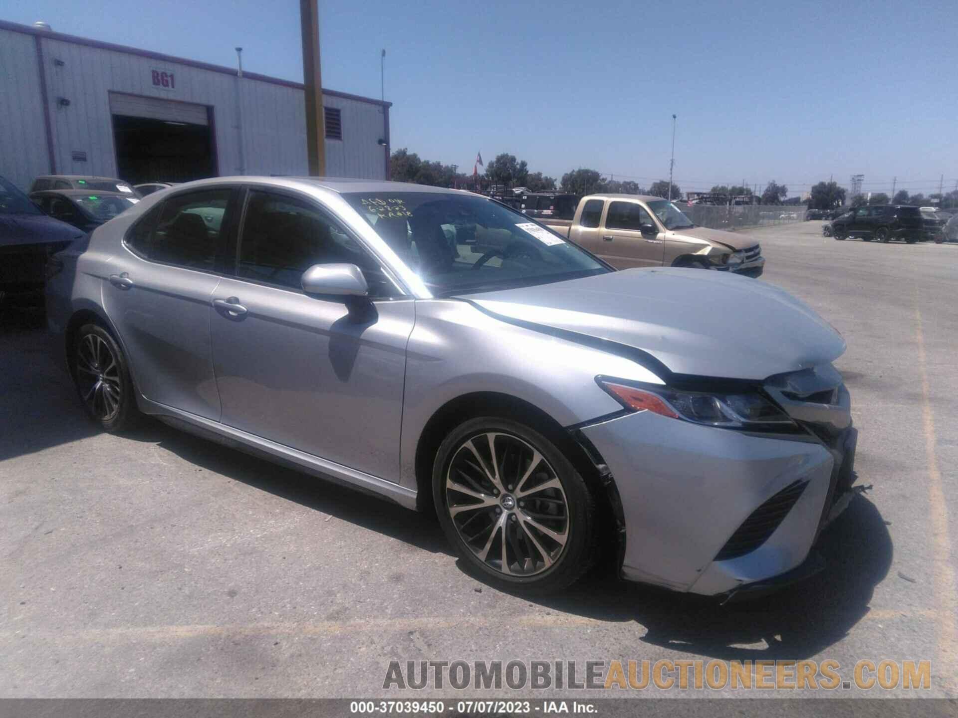 4T1B11HKXJU516924 TOYOTA CAMRY 2018