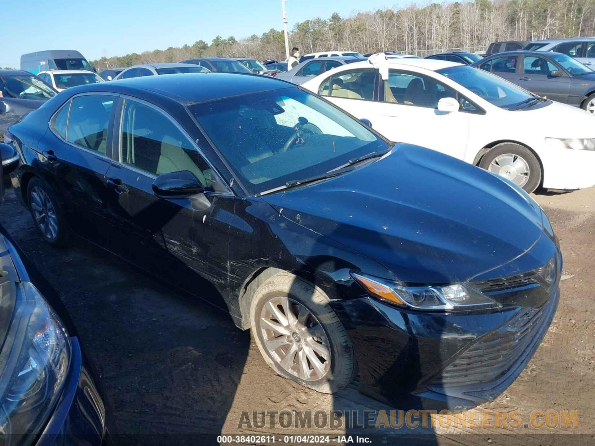 4T1B11HKXJU519242 TOYOTA CAMRY 2018