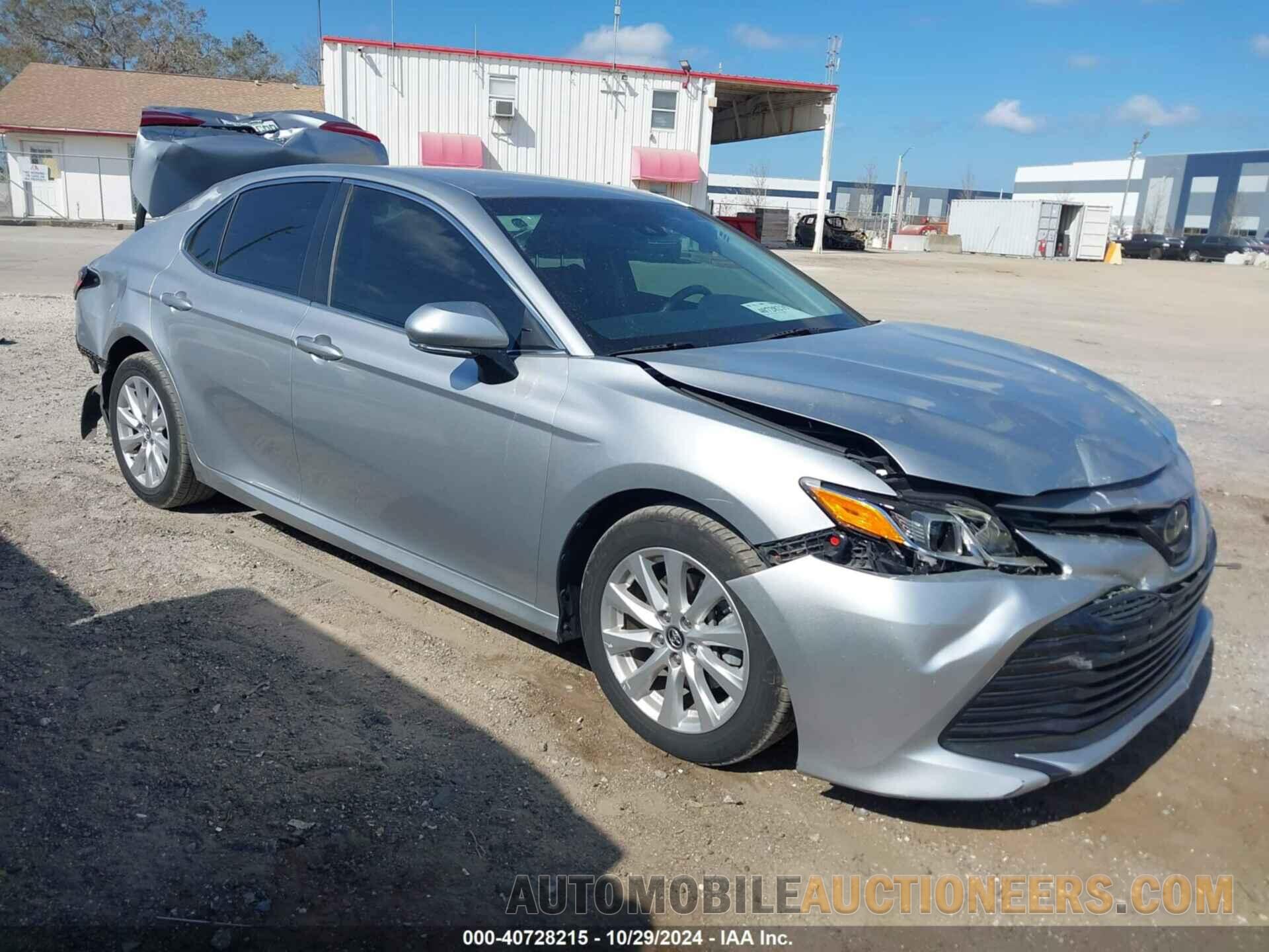 4T1B11HKXJU519614 TOYOTA CAMRY 2018