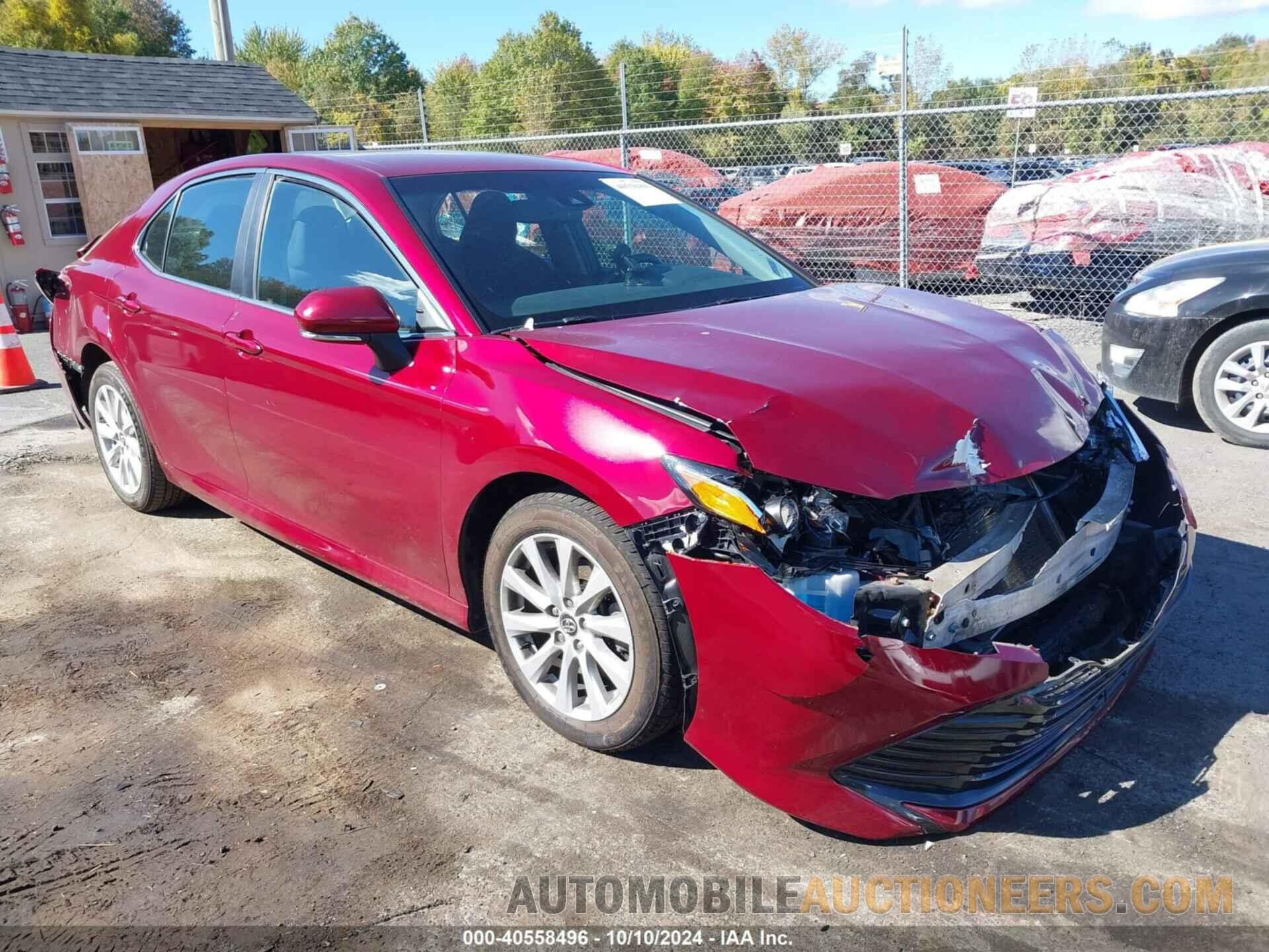 4T1B11HKXJU522450 TOYOTA CAMRY 2018