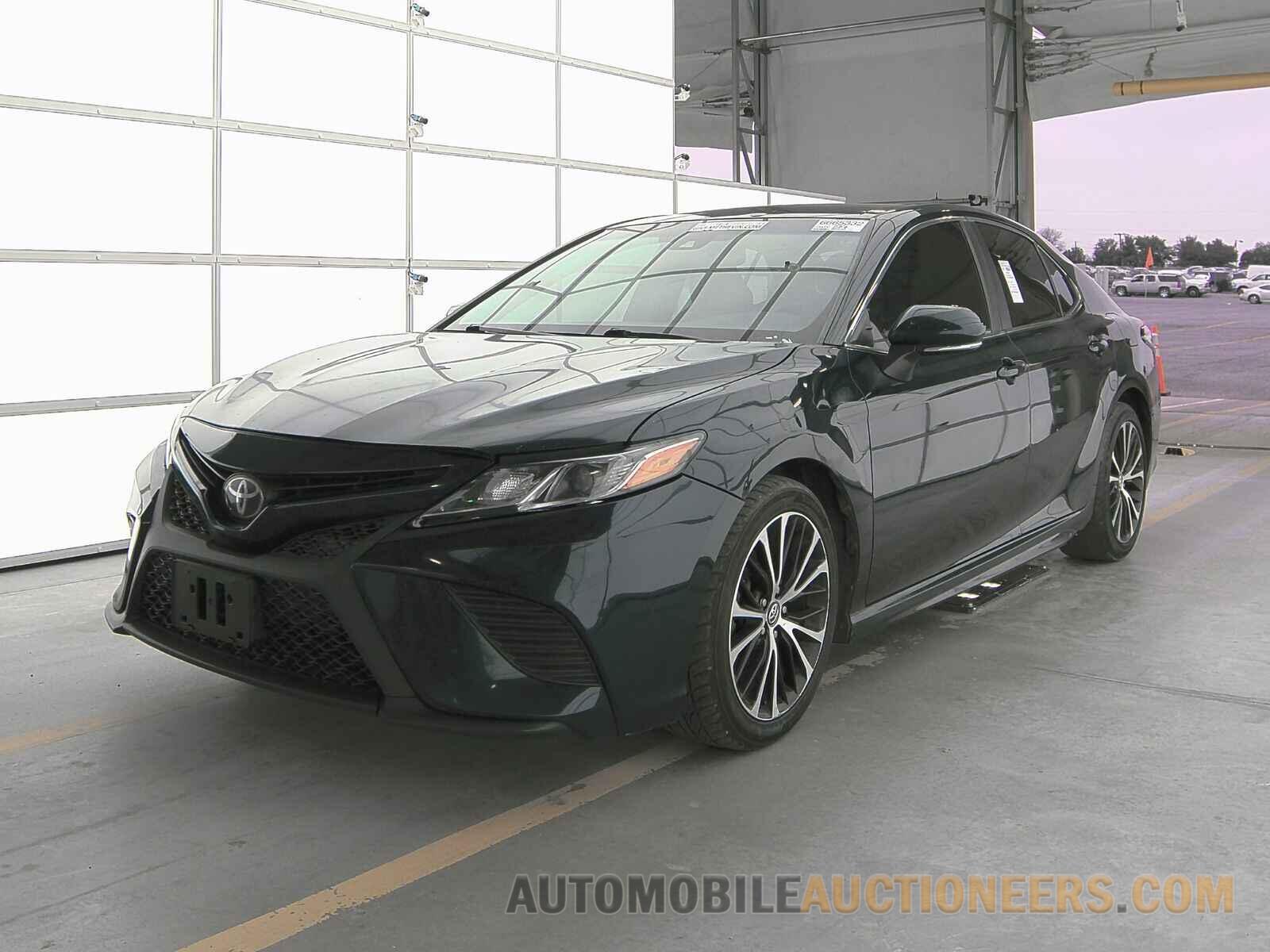 4T1B11HKXJU524795 Toyota Camry 2018