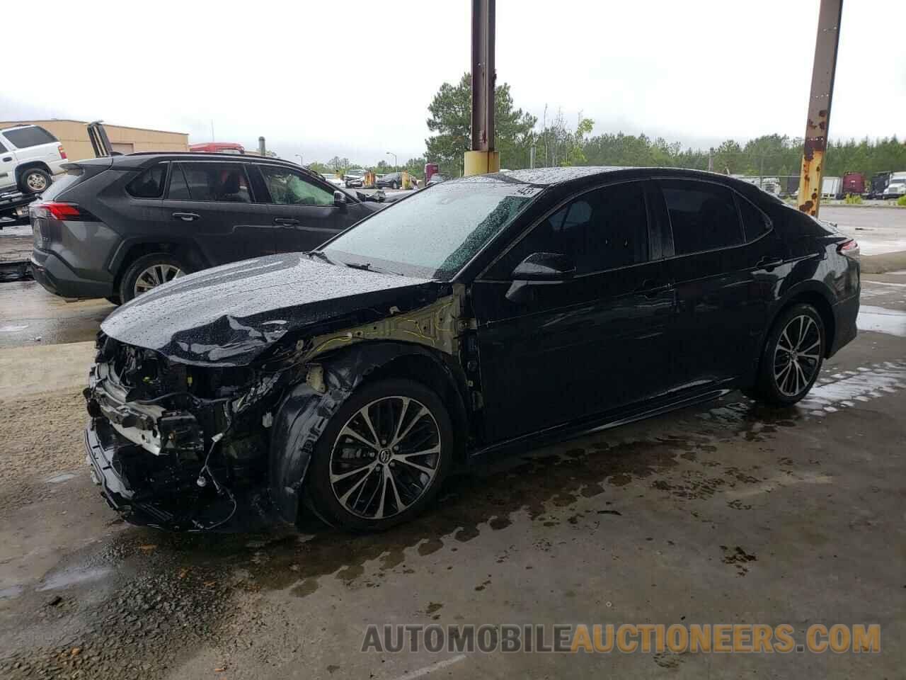 4T1B11HKXJU525591 TOYOTA CAMRY 2018