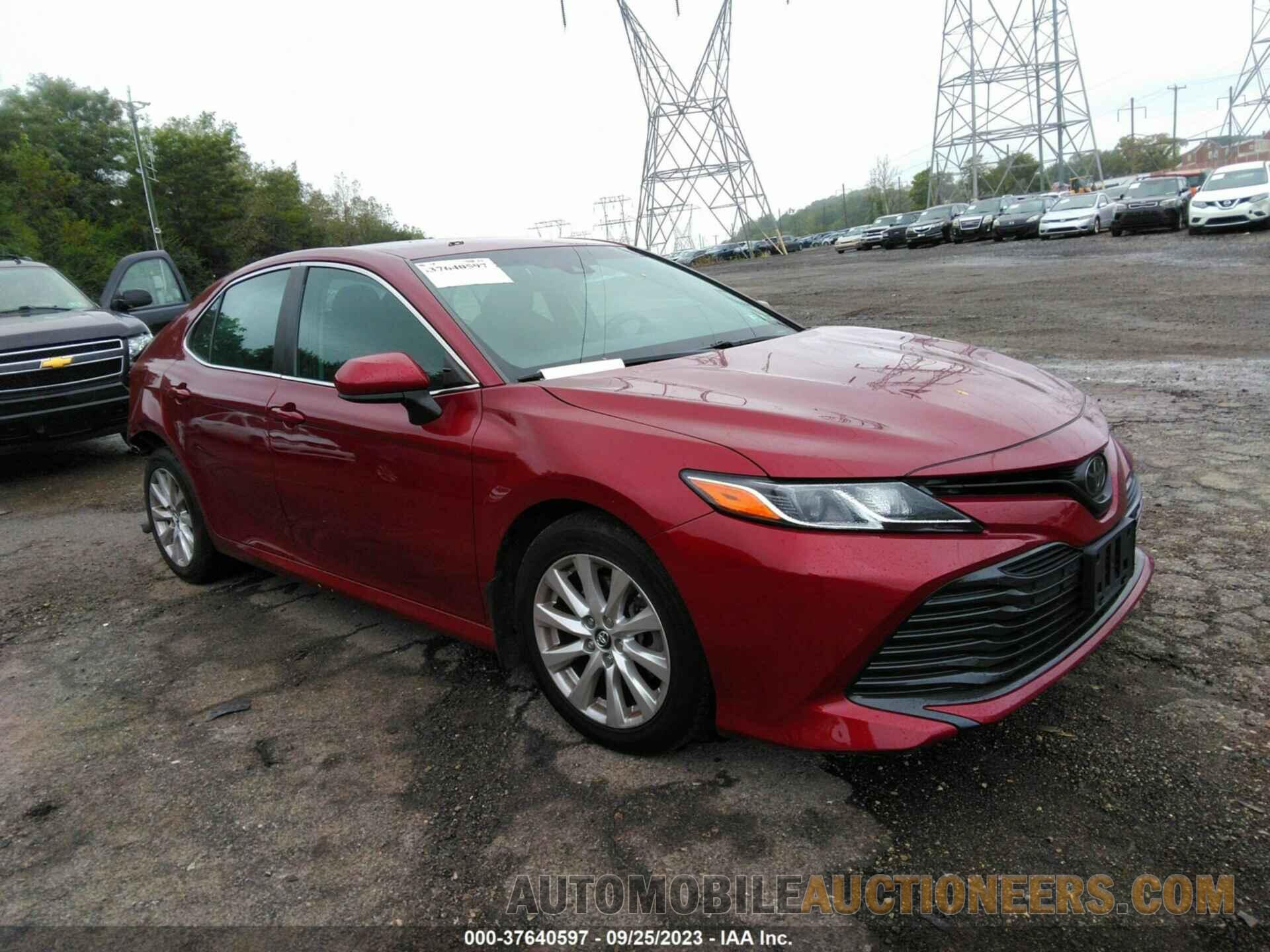 4T1B11HKXJU525641 TOYOTA CAMRY 2018