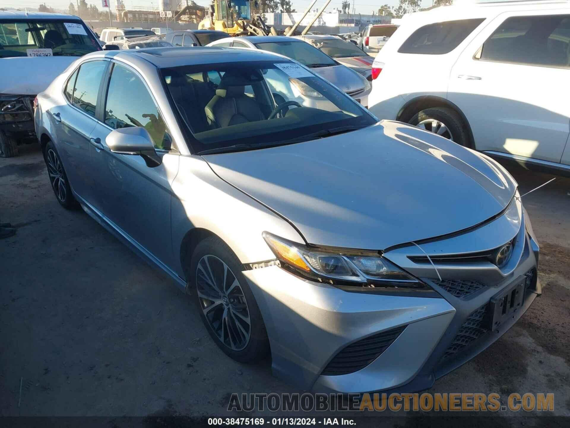 4T1B11HKXJU525977 TOYOTA CAMRY 2018