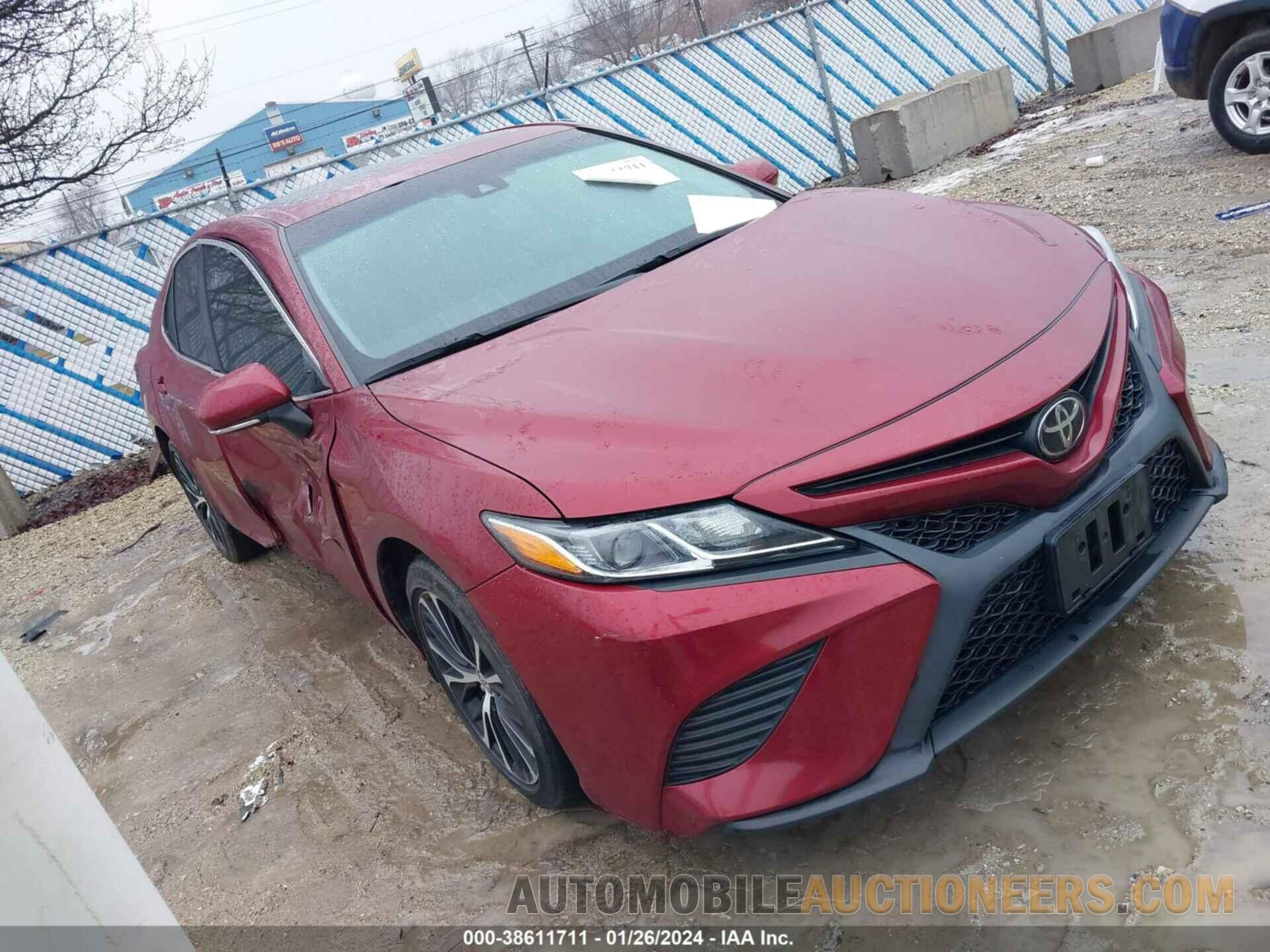 4T1B11HKXJU530094 TOYOTA CAMRY 2018