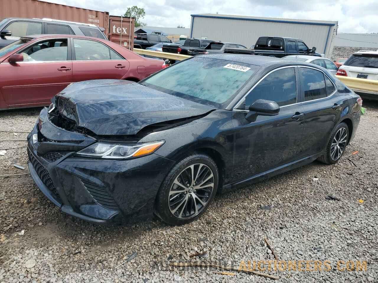 4T1B11HKXJU532699 TOYOTA CAMRY 2018