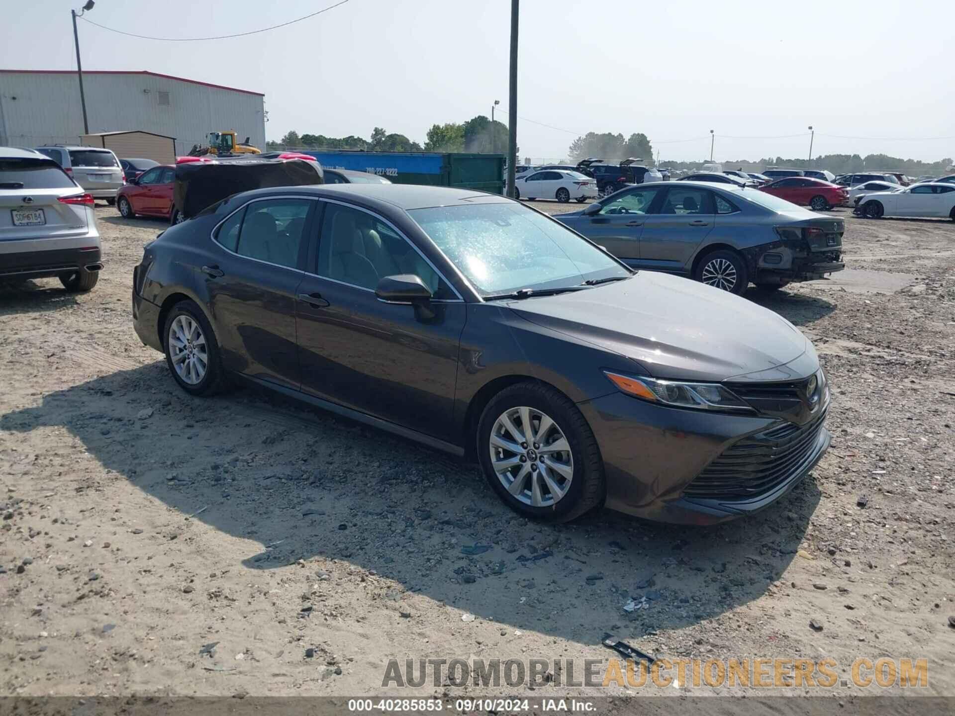 4T1B11HKXJU537062 TOYOTA CAMRY 2018