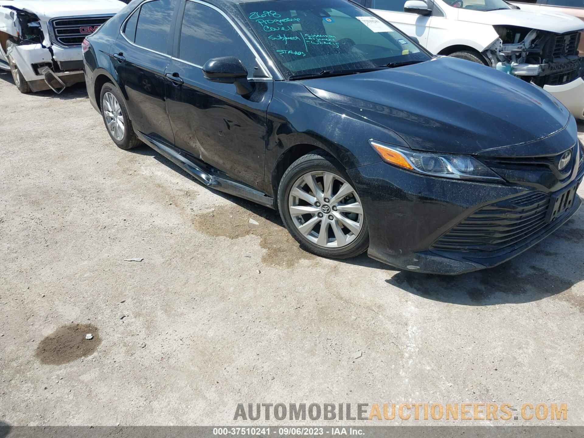 4T1B11HKXJU540642 TOYOTA CAMRY 2018