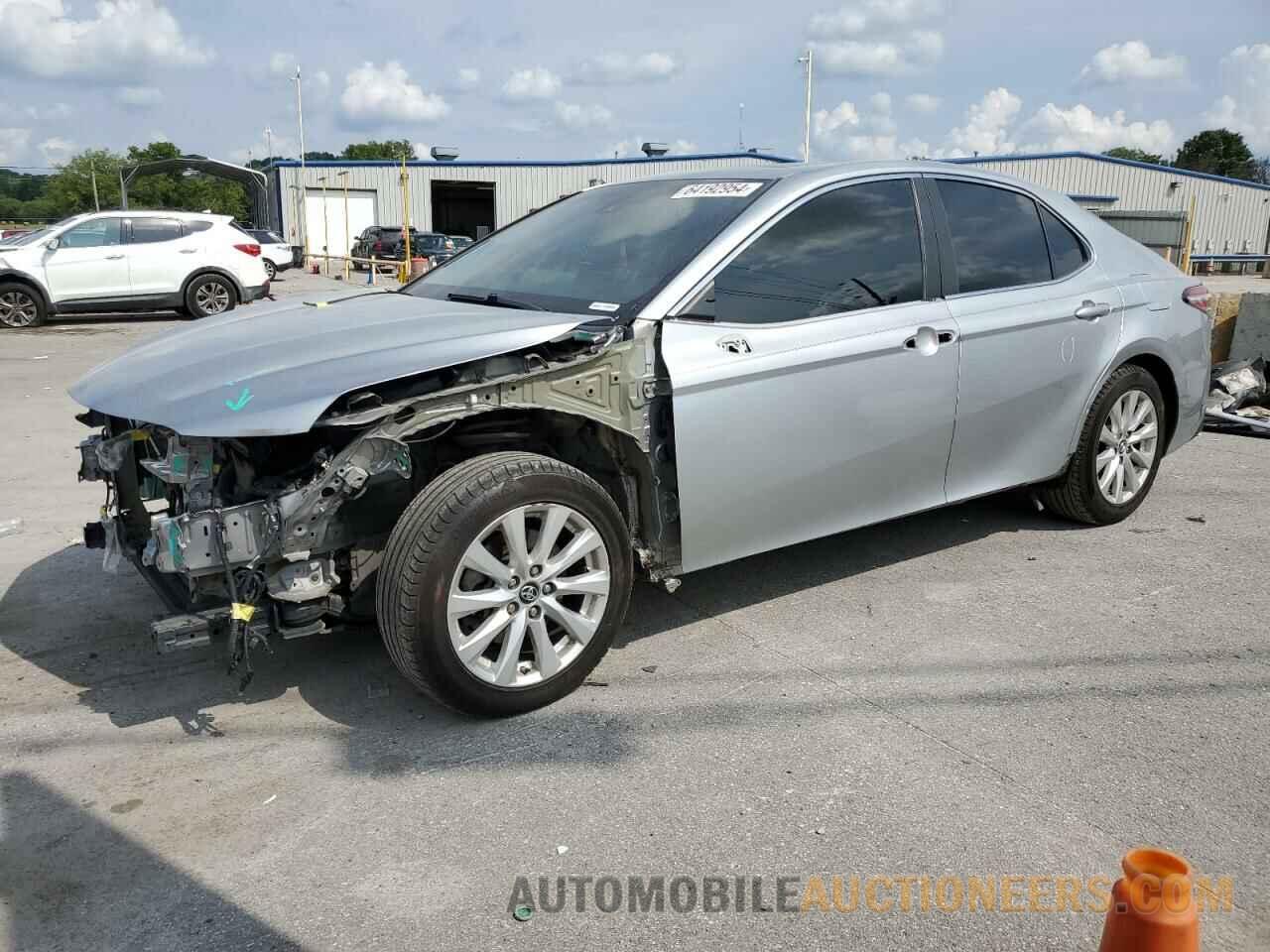 4T1B11HKXJU542195 TOYOTA CAMRY 2018