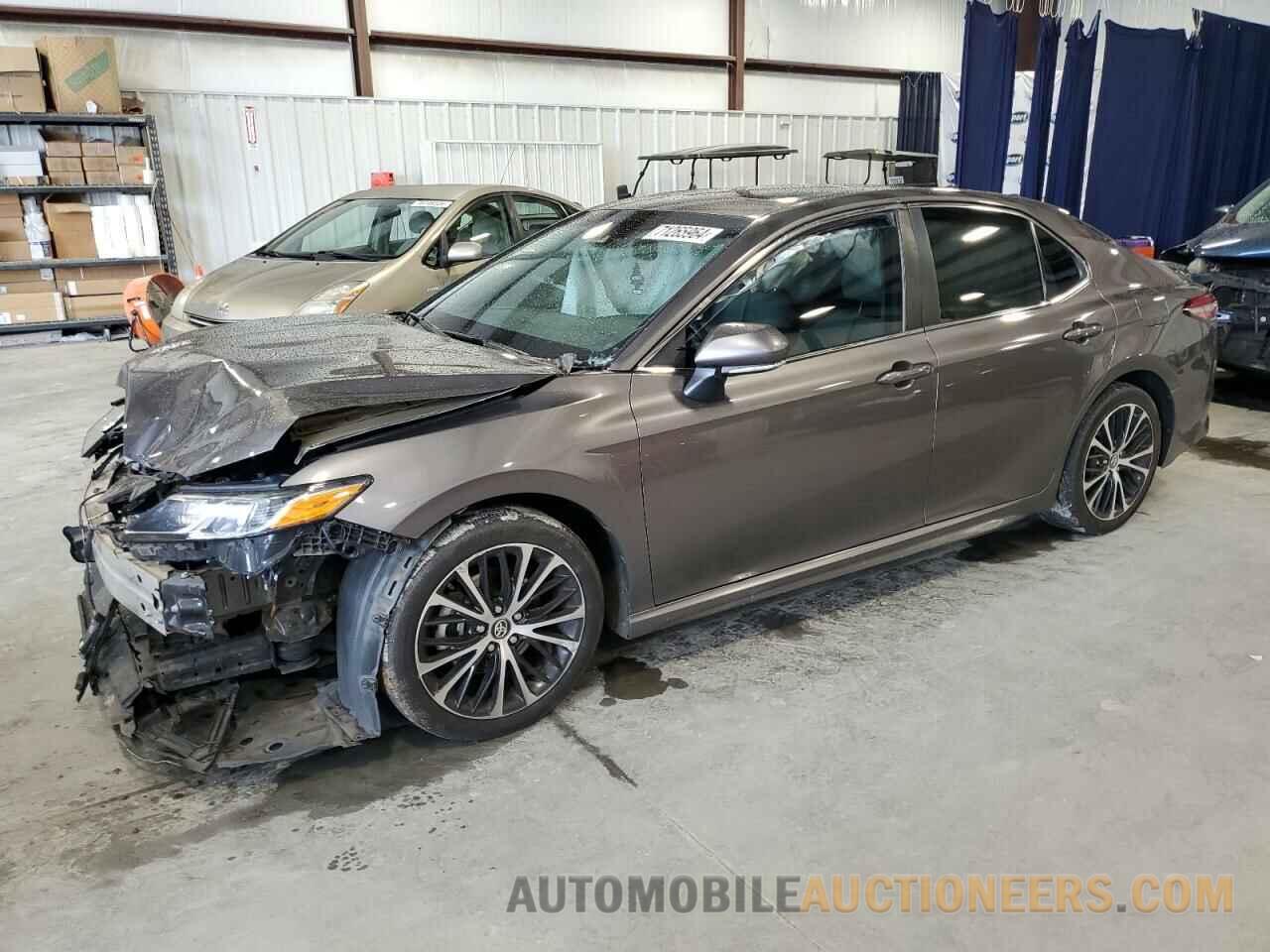 4T1B11HKXJU542942 TOYOTA CAMRY 2018