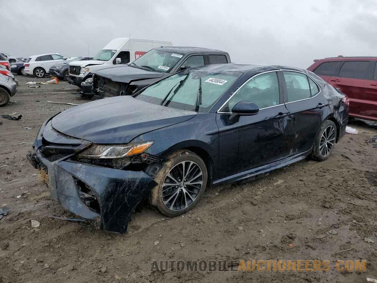 4T1B11HKXJU545761 TOYOTA CAMRY 2018