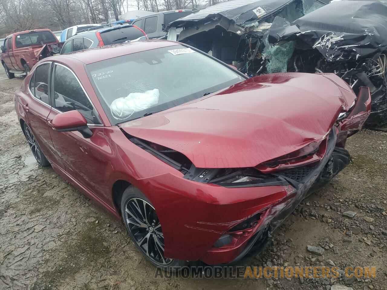 4T1B11HKXJU546487 TOYOTA CAMRY 2018