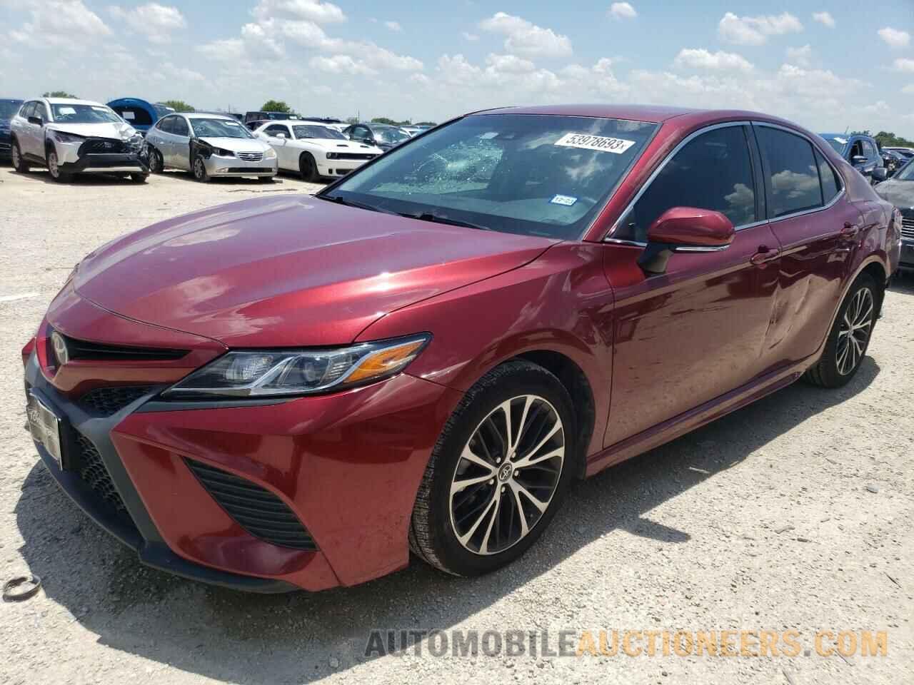 4T1B11HKXJU546876 TOYOTA CAMRY 2018