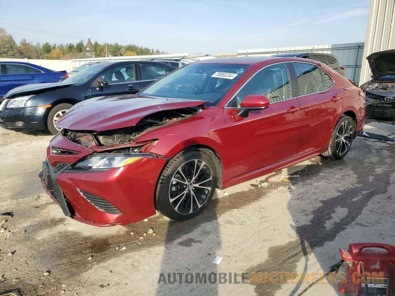 4T1B11HKXJU549518 TOYOTA CAMRY 2018