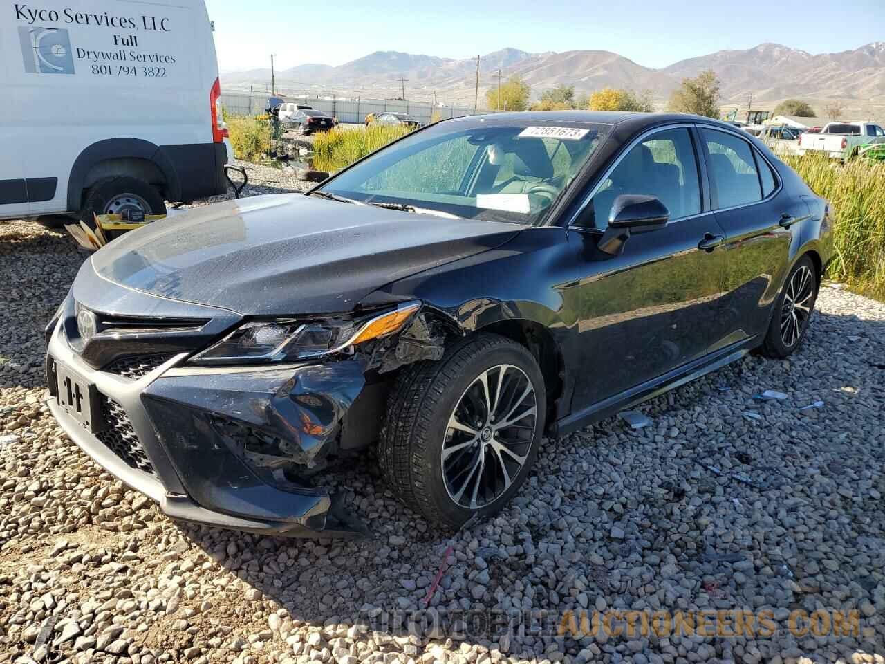 4T1B11HKXJU551317 TOYOTA CAMRY 2018